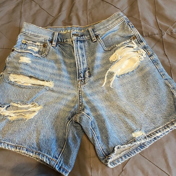 American Eagle 90s Bermuda Shorts - Picture 2 of 3